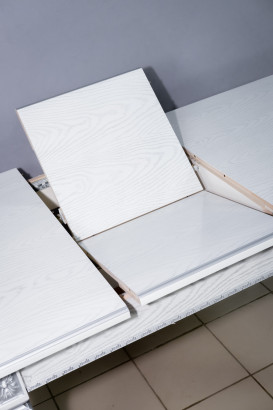 Кухонный стол Инфинити белый с серой патиной