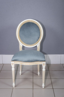 Стул кухонный Медальон белый с золотой патиной. Велюр серый.