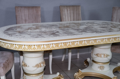 Комплект мебели для кухни стол Голд овальный слоновая кость в золоте и четыре стула Сурен белый, сиденье бежевый велюр.