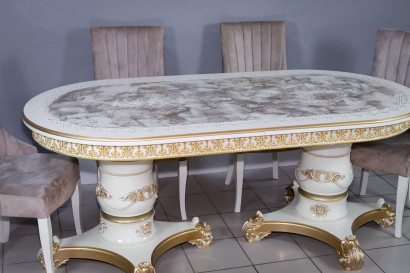 Комплект мебели для кухни стол Голд овальный слоновая кость в золоте и четыре стула Сурен белый, сиденье бежевый велюр.