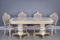  Комплект мебели для кухни стол Голд прямоугольный слоновая кость в золоте и четыре стула Шейх белый в золоте, сиденье бежевый велюр с каретной стяжкой.