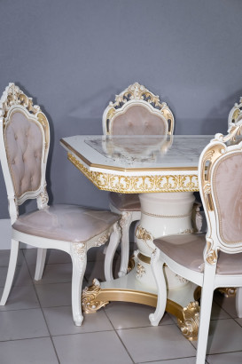 Комплект мебели для кухни стол Голд прямоугольный слоновая кость в золоте и шесть стульев Шейх белый в золоте, сиденье бежевый велюр с каретной стяжкой.