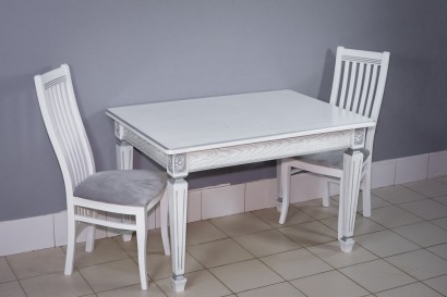Комплект мебели для кухни стол Инфинити белый с серой патиной и два стула Вегас белые