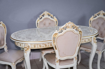 Комплект мебели для кухни стол Роза белый с золотой патиной и четыре стула Шейх белые с золотом, сиденье бежевый велюр с каретной стяжкой