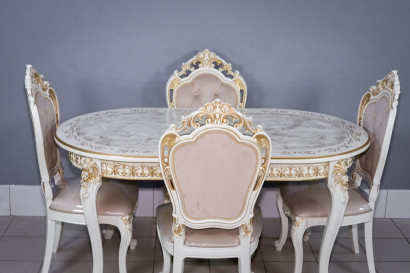 Комплект мебели для кухни стол Роза белый с золотой патиной и четыре стула Шейх белые с золотом, сиденье бежевый велюр с каретной стяжкой