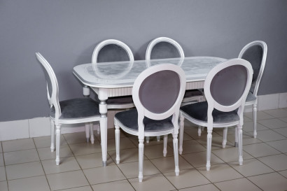 Комплект мебели для кухни стол Венеция белый серебро и шесть стульев Медальон белый с серебряной патиной. Сиденье велюр серый.