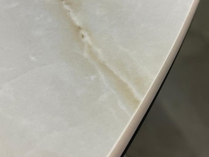 Стол DikLine AKR120 Керамика глянец Ostra Bianco/подстолье черное/опоры черные (2 уп.)