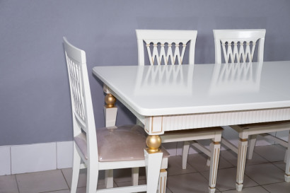 Комплект мебели для кухни стол Милан белый с золотом и четыре стула Инфинити белый с золотом, сиденье велюр бежевый
