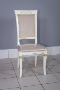 Стул кухонный Эдем слоновая кость с золотом. Сиденье бежевый велюр.