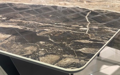 Стол DikLine SKP180 Керамика Amadeus/подстолье черное/опоры дуб монтана (2 уп.)