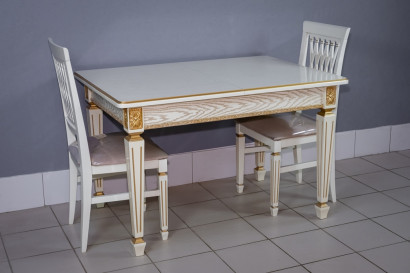 Комплект мебели для кухни стол Инфинити слоновая кость с золотой патиной и два стула Инфинити бежевый с золотом, сиденье велюр бежевый