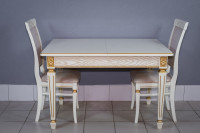 Комплект мебели для кухни стол Инфинити слоновая кость с золотой патиной и два стула Эдем белый с золотом, сиденье велюр бежевый