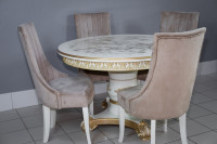 Комплект мебели для кухни стол Голд слоновая кость в золоте и четыре стула Сурен белый, сиденье бежевый велюр.